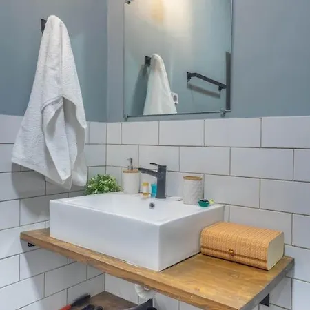 Charming 1br Retreat In Athens